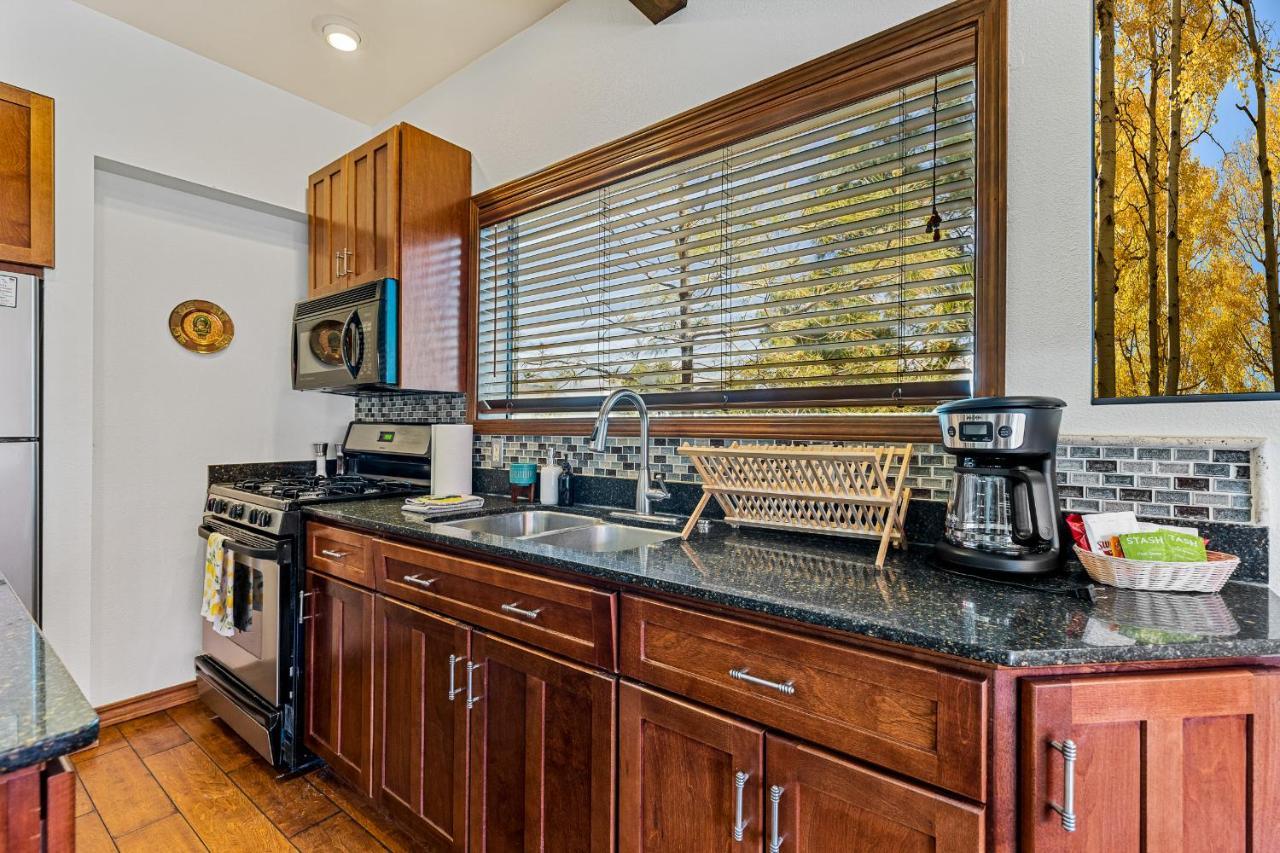 Delightful 1 Bdrm Country Club Retreat With Mt Elden Views! Villa Flagstaff Bagian luar foto